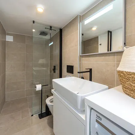 Cozy In With Sauna Omišalj