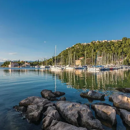 Cozy In With Sauna Ferienhaus Omišalj