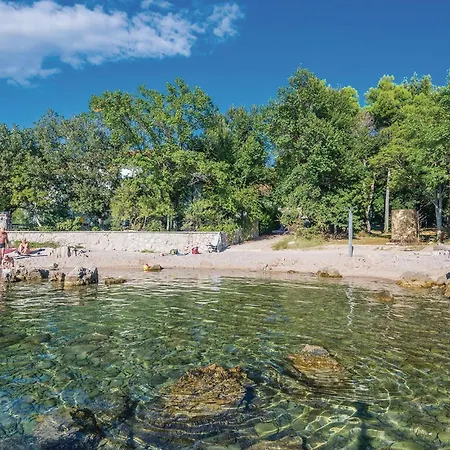 Ferienhaus Cozy In With Sauna Omišalj